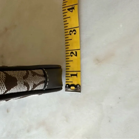 Small Coach Crossbody Bag - Picture 4 of 7